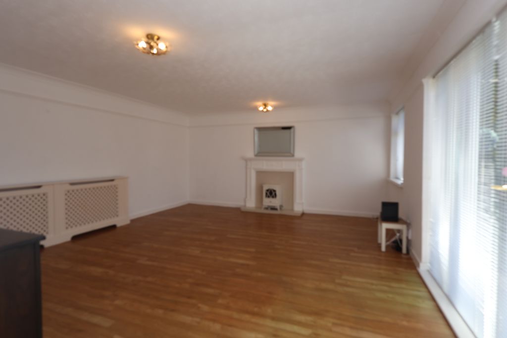 Lounge- click for photo gallery